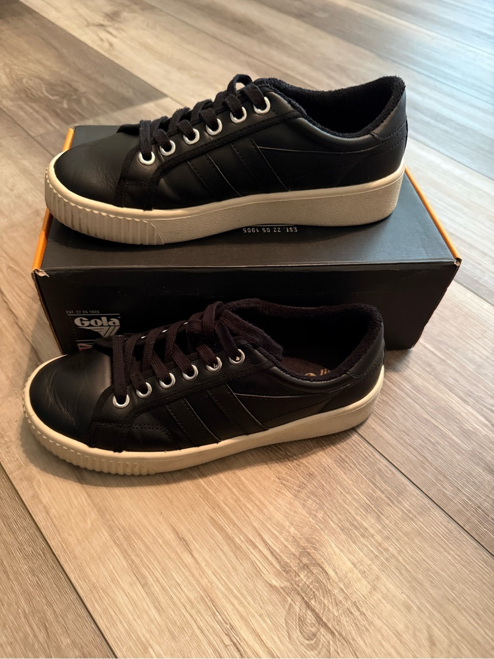 Gola Black Leather Low-Top Sneakers with Cream Sole